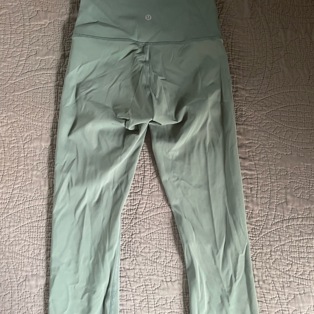 Lululemon Capri Mint Green High-Waisted Leggings